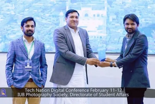 Shahzaib receiving an award at the Tech Nation Digital Conference
